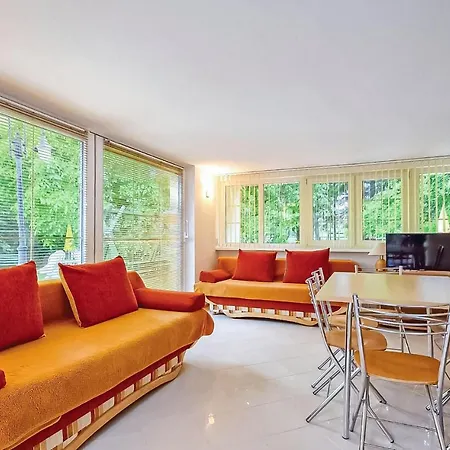 Apartamento Awesome In With Kitchenette Grzybowo (West Pomeranian)
